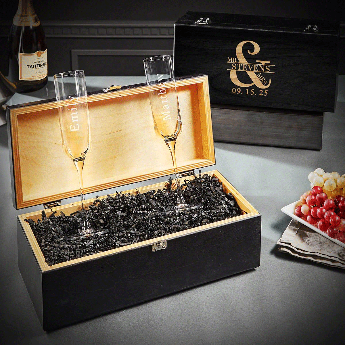 Sparkling Wine & 2 Engraved Champagne Glasses (black engraved box) Gift